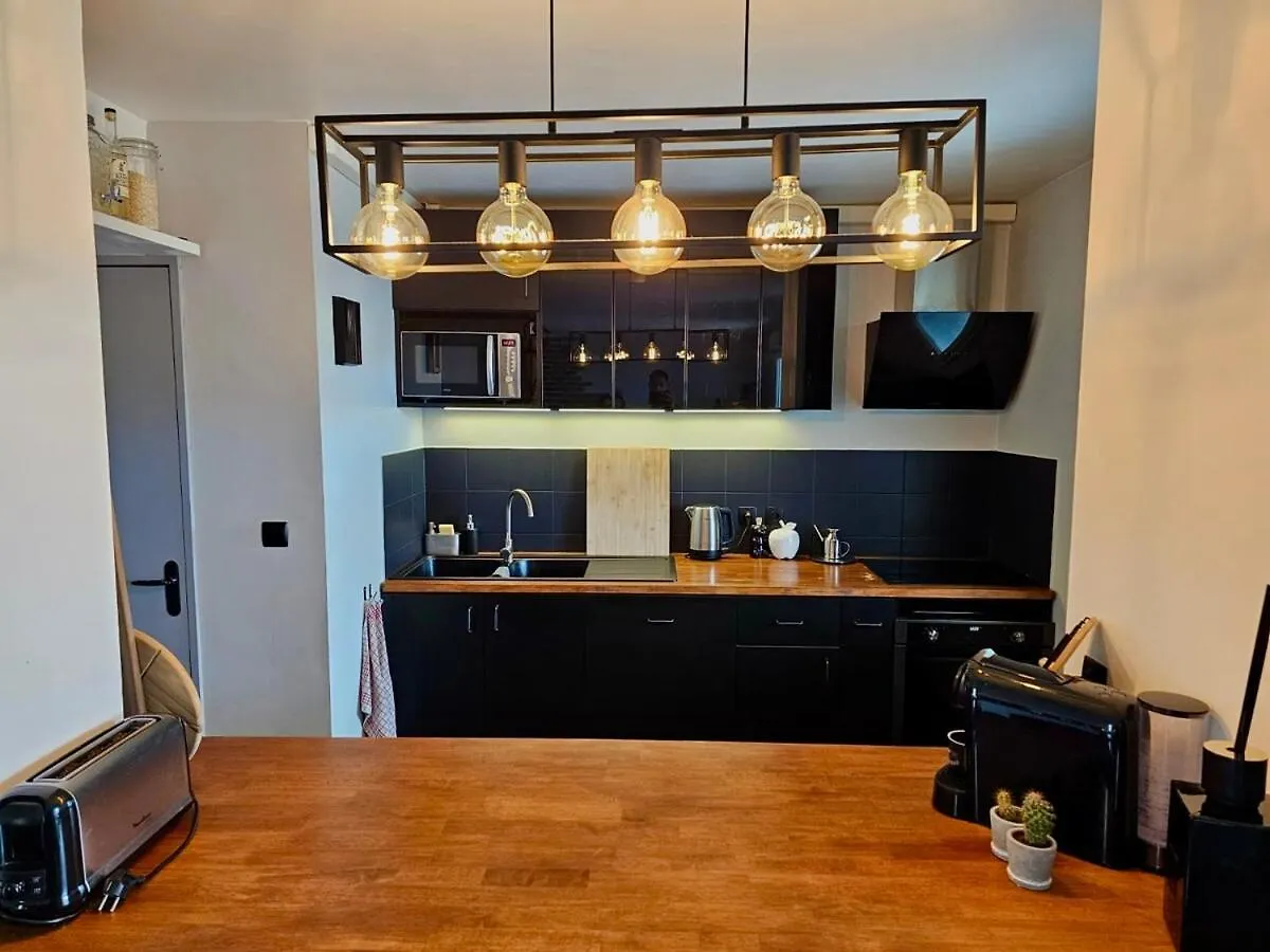 Un Cocon A Deux Pas Du Pont Apartment Avignon France