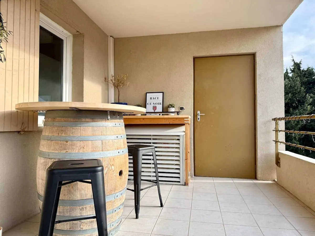 Un Cocon A Deux Pas Du Pont Apartment Avignon